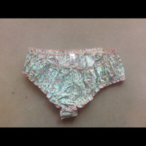 NWOT Pair of Victoria's Secret Bloomers in Size M